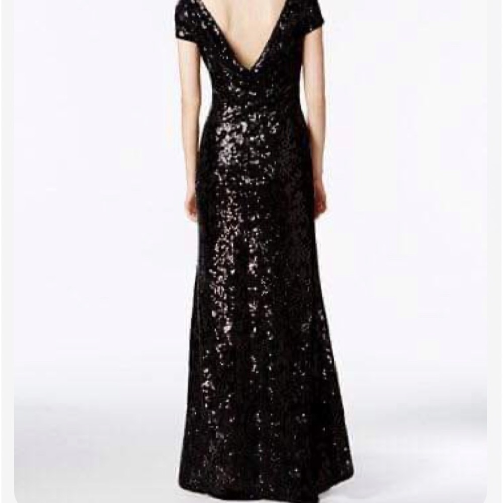 💃🏻 Sequin gown in Black!